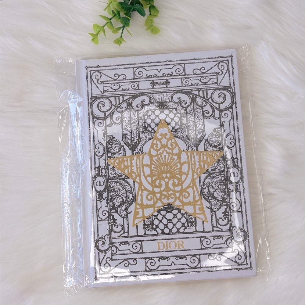 Dior Gold Star Holiday Notebook - Picture 8 of 11